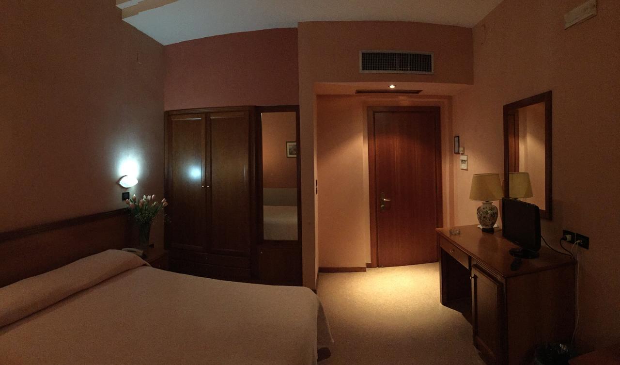 Hotel Giardino Degli Aranci Frattamaggiore Exterior foto