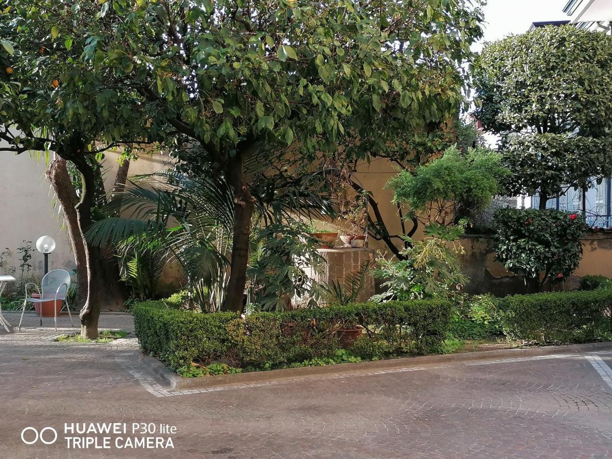 Hotel Giardino Degli Aranci Frattamaggiore Exterior foto